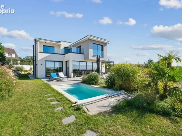 Crespières (78) - Maison de prestige avec piscine