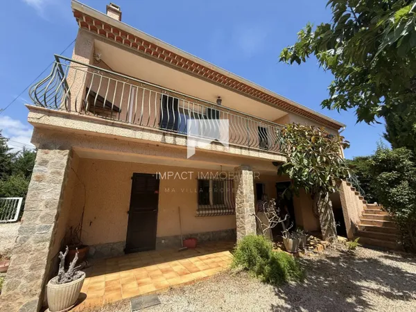 HYÈRES - SECTEUR PALYVESTRE - PROPRIÉTÉ AGRICOLE AVEC HABITATION