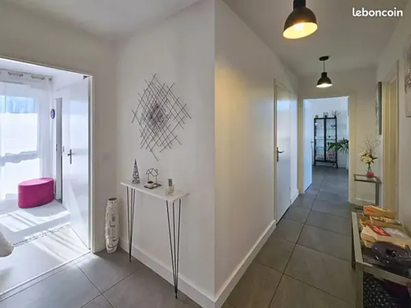 A saisir APPARTEMENT 4 pièces 102 m² - 3 chambres - Etage 3/3