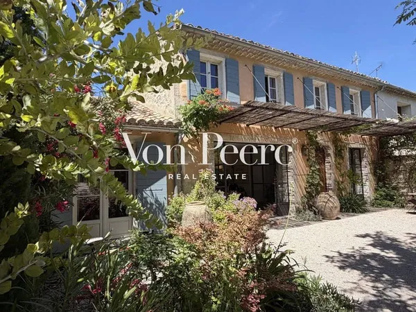 Maison 2 pièces 220 m²