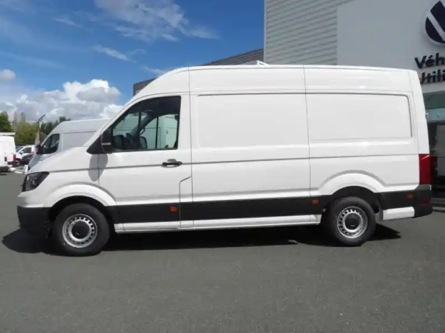 Volkswagen Crafter fg 30 l3h3 2.0 tdi 140ch business traction — photo 2