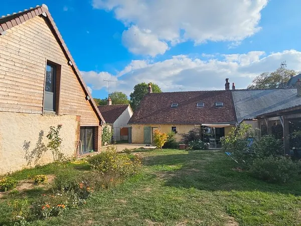 Propriete de campagne renovee avec dependance