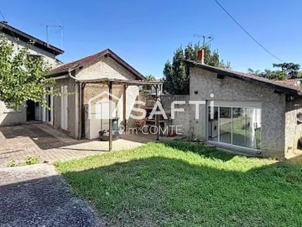 Maison avec studio indépendant - Centre de Roussillon - 70 m² + terrain de 480 m²!!