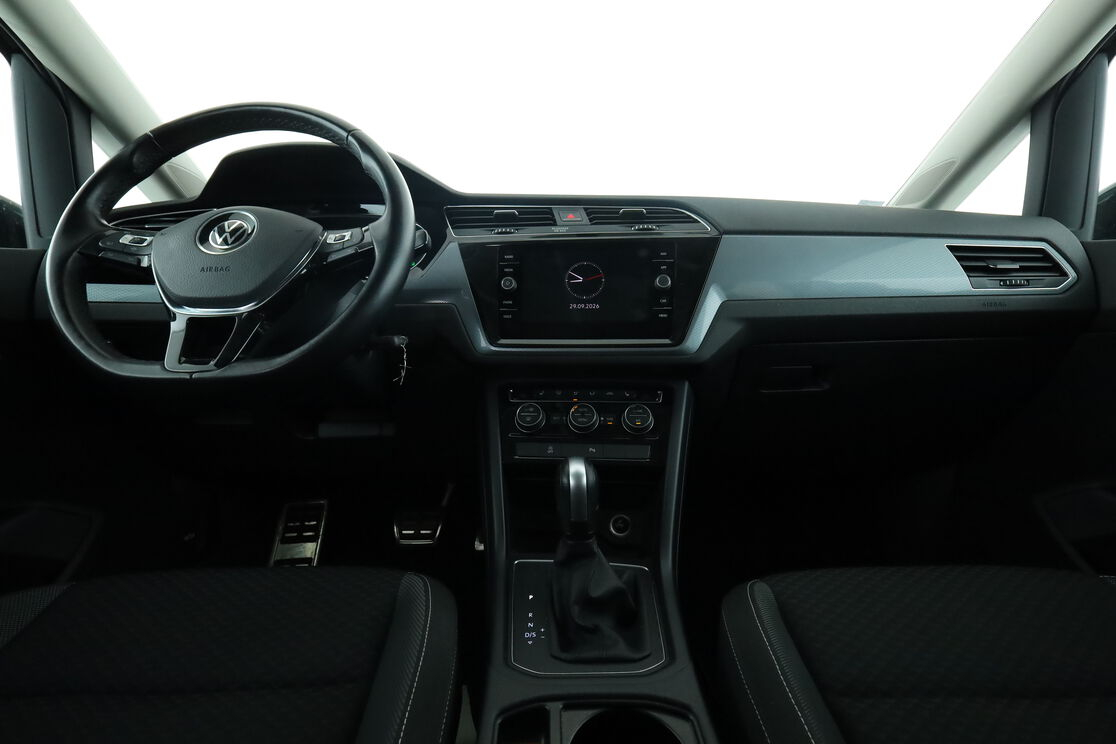 Volkswagen Touran 1.5 TSI EVO Active DSG7 — photo 11