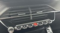 Peugeot 2008 1.2 PureTech 100ch S&S Style — photo 15