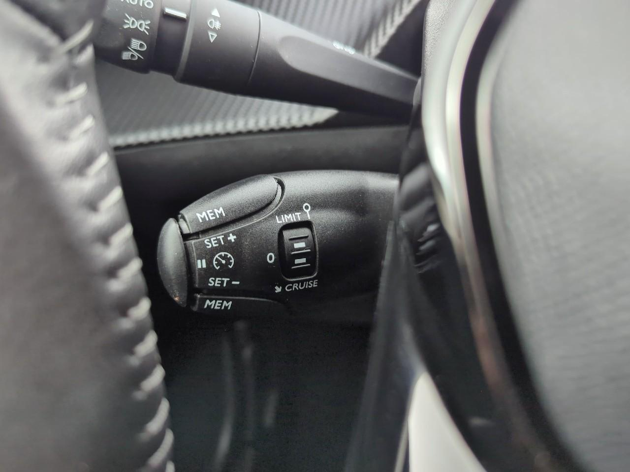 Peugeot 2008 puretech 100 s&s bvm6 allure — photo 21