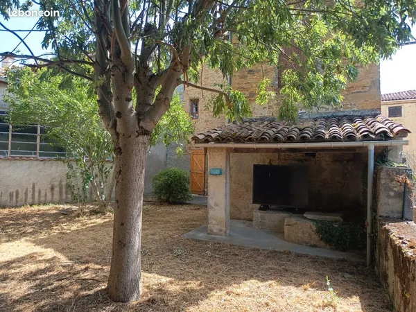Maison de village avec jardin