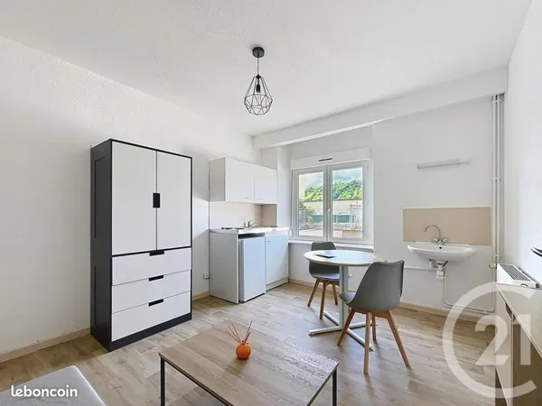 Chambre 1 pièce 15 m²