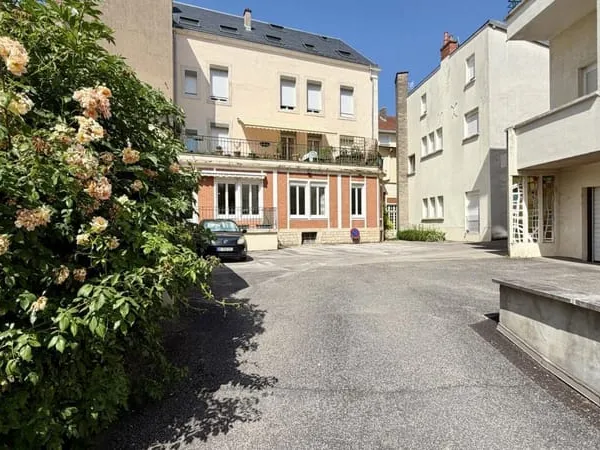 Type 5 DIJON Republique avec parking privatif