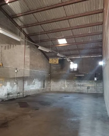 À louer - Hangar de stockage 150 m² - Vendeuvre-du-Poitou