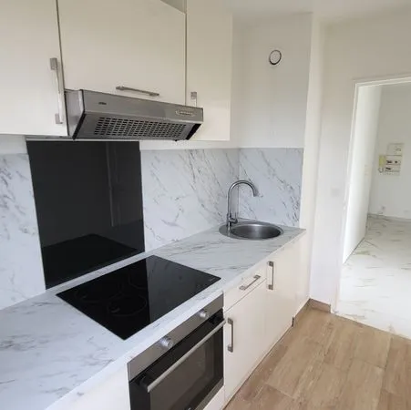 F2 rénové - 7e étage avec ascenseur - Le Mée-sur-Seine