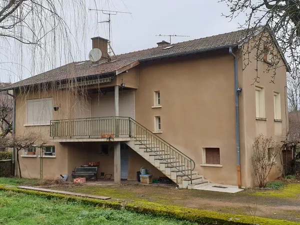 Maison à louer secteur calme en sortie de village