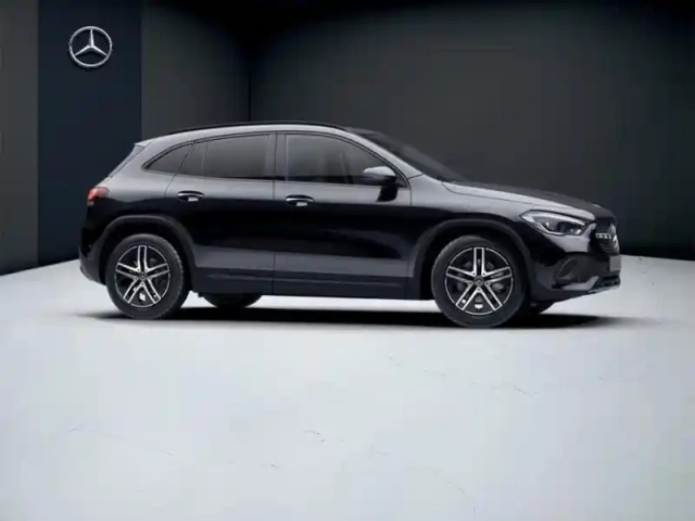 Mercedes Gla 200 d progressive line — photo 16
