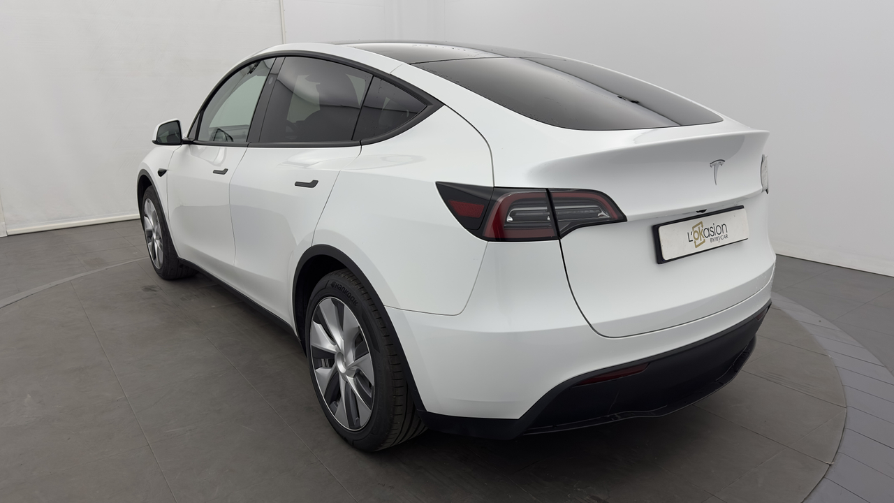 Tesla MODEL Y Long Range RWD — photo 3