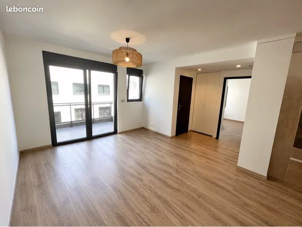 T2 de 45 m² avec balcon, Rosny-sous-Bois, proche gare RER