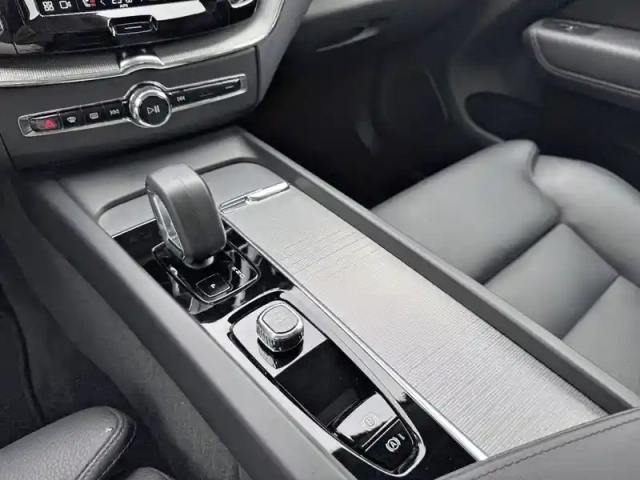 Volvo Xc60 t6 awd hybride rechargeable 253 ch+145 ch geartronic 8 — photo 17