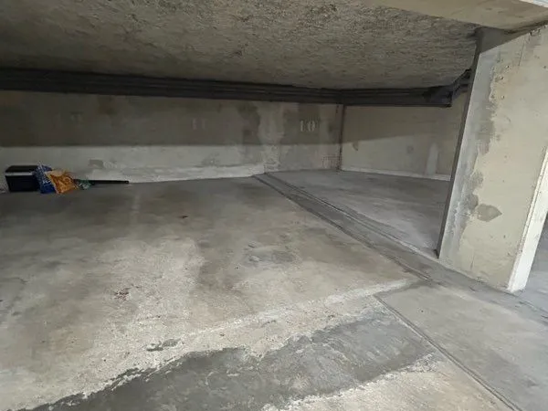 Place de parking sécurisé