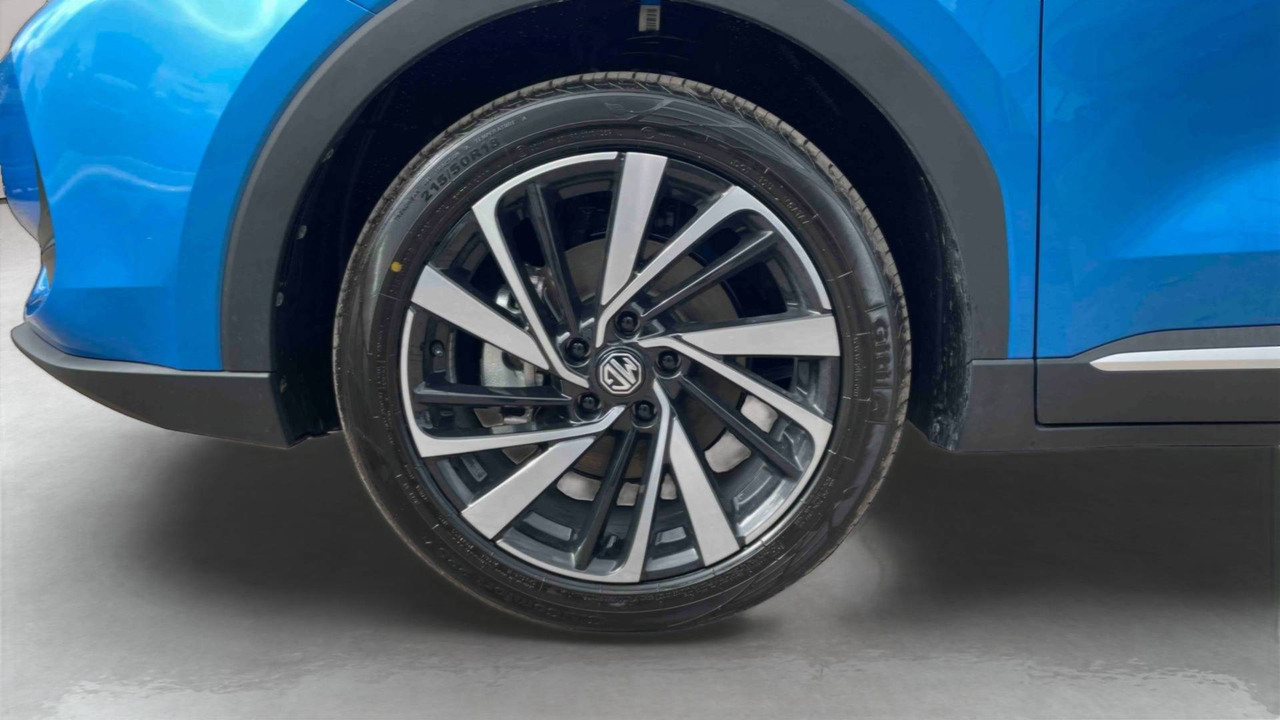 MG ZS 1.5 L Hybrid+ 197 ch — photo 11