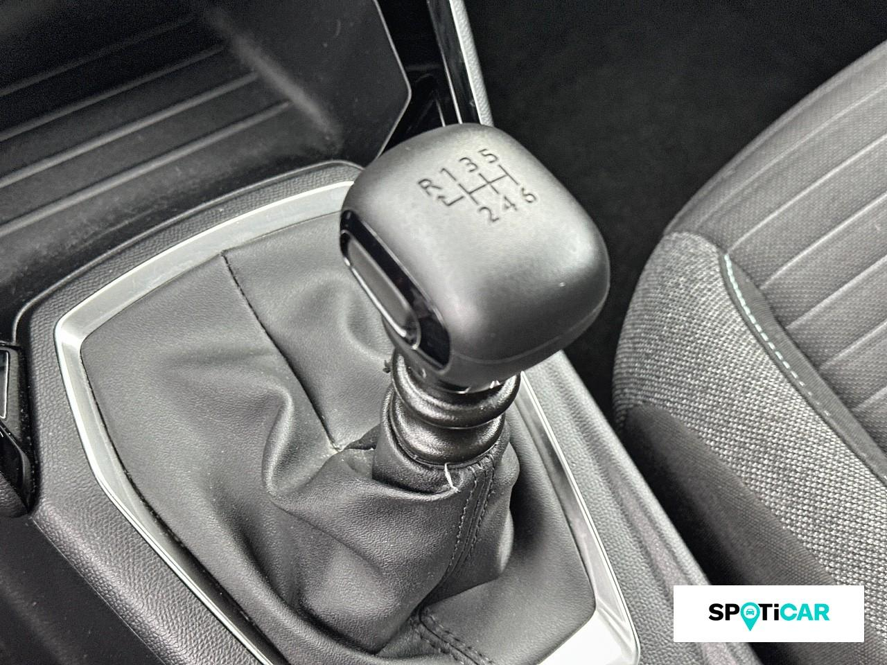 Peugeot 2008 1.2 puretech 130ch s&s active pack — photo 14