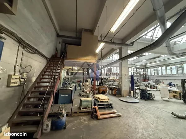 Local industriel 490 m²