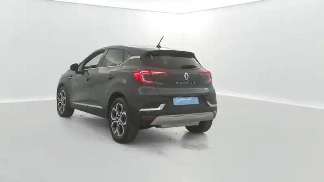 Renault Captur e-tech plug-in 160 - 21 — photo 27