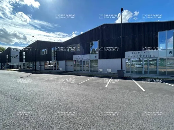 Local d'activité 1259 m²