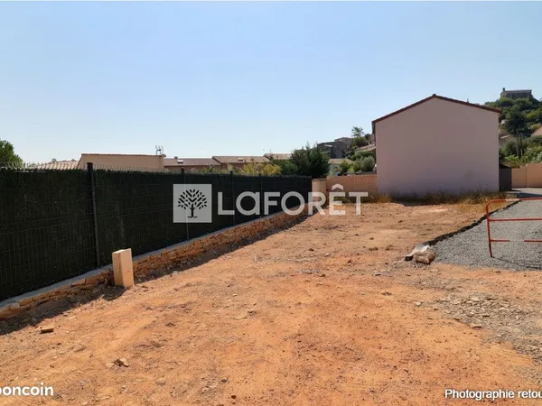 Terrain 196 m² CUERS