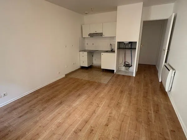 F2 de 32 m² avec parking, proche mairie