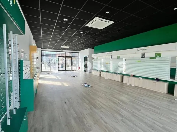 Local commercial 6698 m²