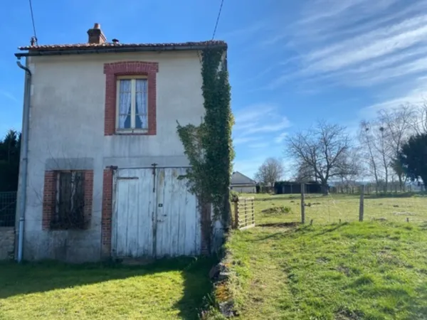 Ancienne forge sur 3 niveaux 105m² sur 777m² de terrain 23 500 €