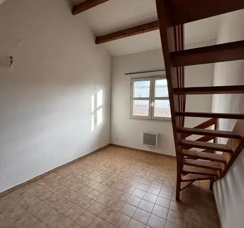 Studio 30m Mezzanine et Garage