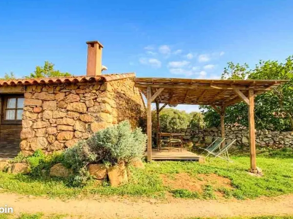 Studio indépendant en pierre (Caseddu)