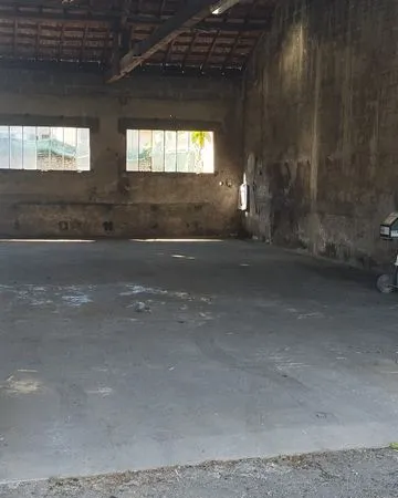 Garage, dépôt à louer