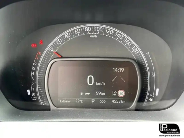 Toyota Aygo x 1.0 vvt-i 72 s-cvt — photo 11