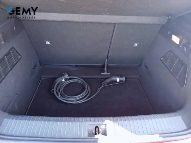 Renault Megane e-tech ev60 220 ch optimum charge — photo 6