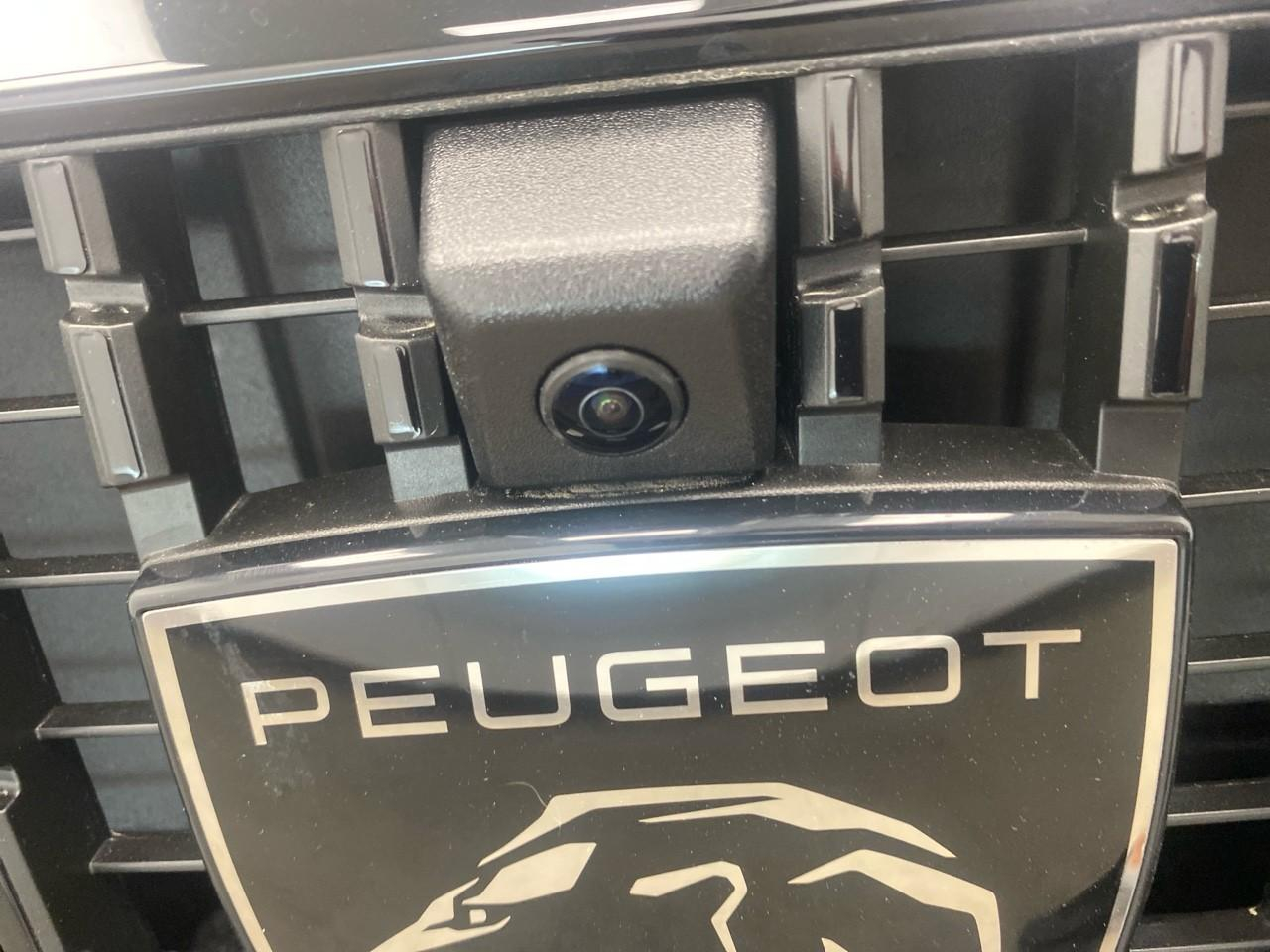 Peugeot 2008 hybrid 136 e-dcs6 allure — photo 34