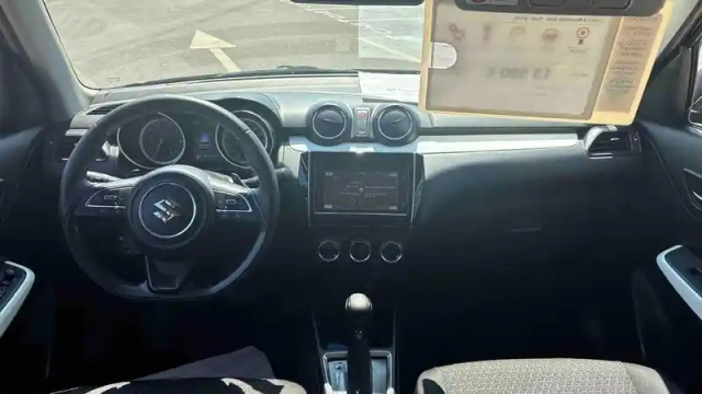 Suzuki Swift 1.0 boosterjet auto — photo 15