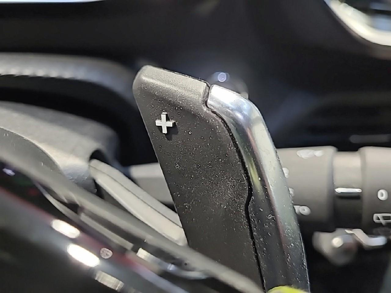 Peugeot 2008 puretech 130 s&s eat8 gt — photo 21