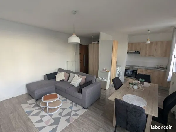 T1 bis lumineux de 35 m² avec chambre séparée