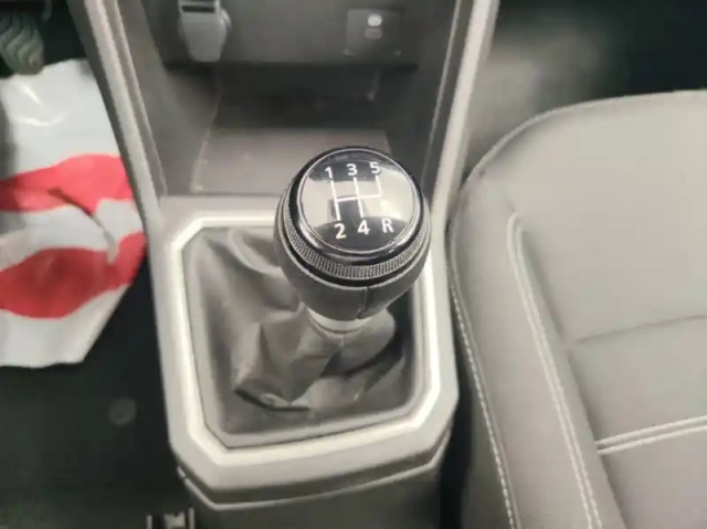 Dacia Sandero 1.0 tce 90ch journey — photo 8