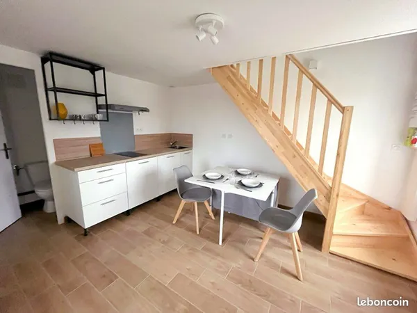 Petite maison T2 au calme