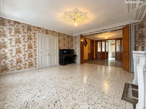 Ensemble immobilier de deux maisons avec jardin