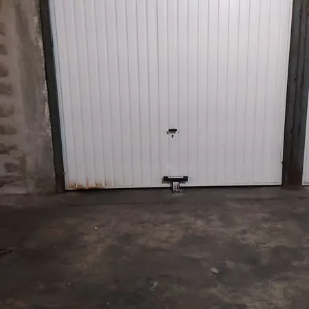 Loue Box garage pour voiture Chave / Timone
