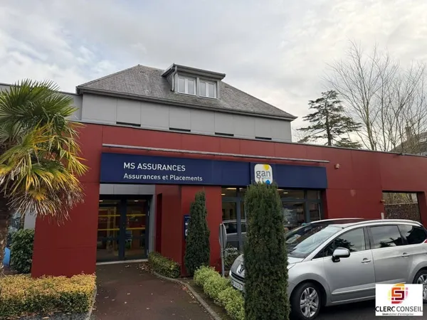 Local commercial 323 m²