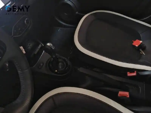 Renault Twingo iii achat intégral - 21 — photo 12