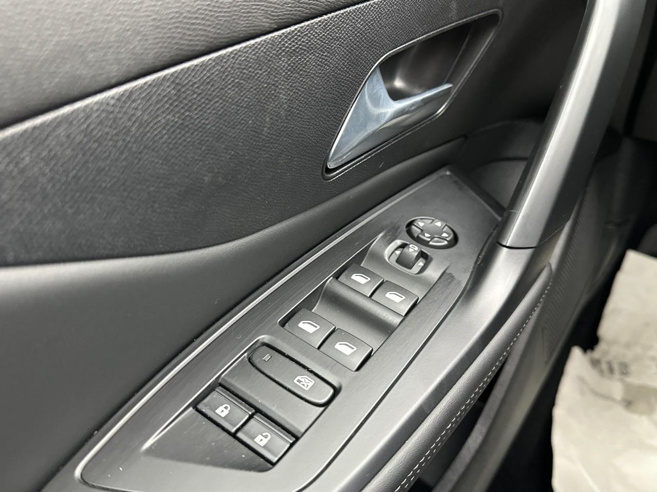 Peugeot 308 hybrid 145 e-dcs6 allure — photo 16