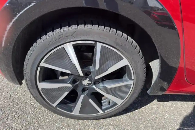 Peugeot 208 electrique 50 kwh 136ch — photo 15
