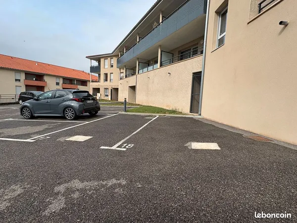 Parking/box FRONTONAS