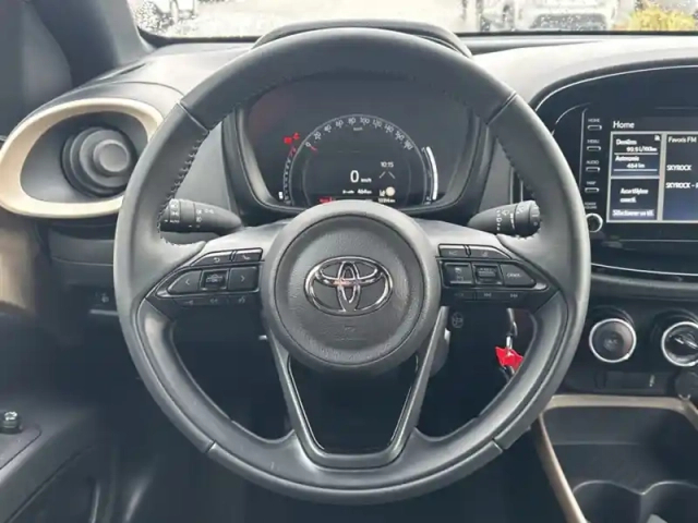 Toyota Aygo 1.0 vvt-i 72 design — photo 44