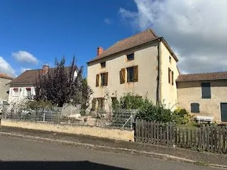 Maison de village type brionnais, 100 m2 hab.